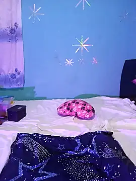 dulcesilvana10 online show from December 18, 2024, 2:10 am