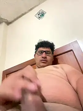 Snapshot of Ruk436 chatting on December 4, 2024, 5:05 am Ruk436 online show from December 4, 2024, 5:05 am