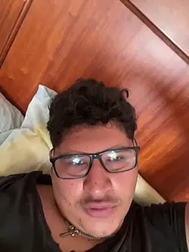 Snapshot of Ruk436 chatting on December 26, 2024, 8:53 pm Ruk436 online show from December 26, 2024, 8:53 pm