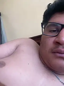 Snapshot of Ruk436 chatting on January 15, 2025, 8:05 pm Ruk436 online show from January 15, 2025, 8:05 pm