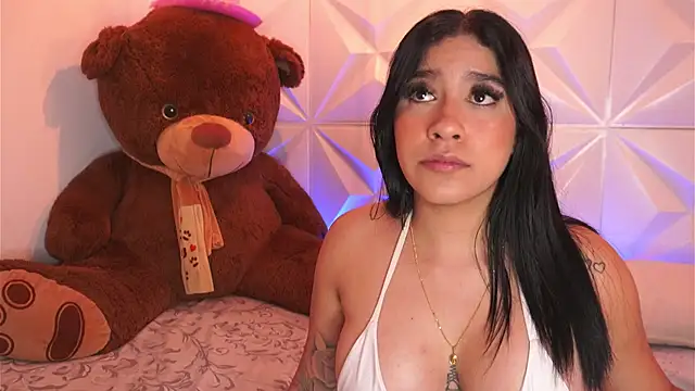 Snapshot of LeagueOfLovers chatting on March 15, 2025, 10:22 pm LeagueOfLovers online show from March 15, 2025, 10:22 pm