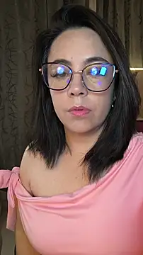 Snapshot of Bella_fournier chatting on January 18, 2026, 12:47 am Bella fournier online show from January 18, 2026, 12:47 am