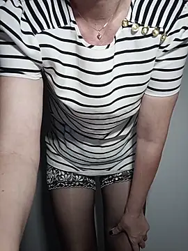 NEW CRYSTAL online show from November 14, 2025, 8:57 am