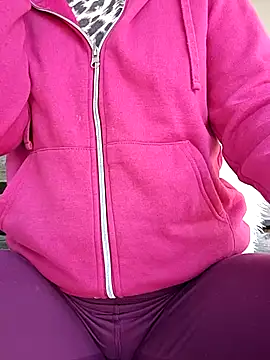 Snapshot of NEW_CRYSTAL chatting on July 17, 2026, 10:33 am NEW CRYSTAL online show from July 17, 2026, 10:33 am
