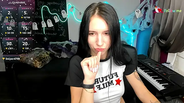 KarolinaBlacks online show from November 1, 2025, 6:48 am