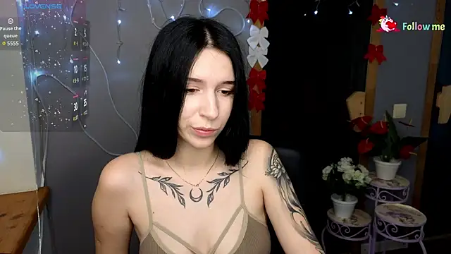 KarolinaBlacks online show from December 5, 2025, 12:36 pm