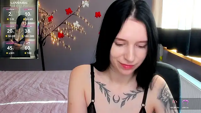 KarolinaBlacks online show from April 17, 2026, 5:32 am