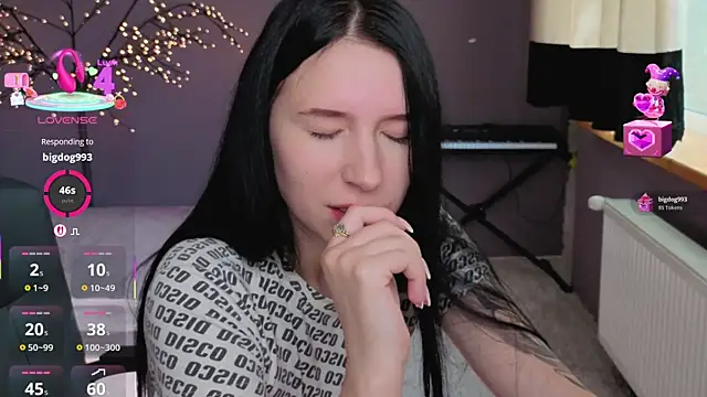 KarolinaBlacks online show from May 16, 2026, 5:37 am