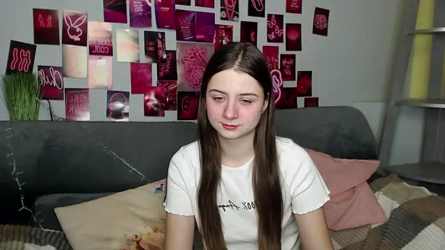 MilanaRoza online show from October 25, 2025, 4:42 am