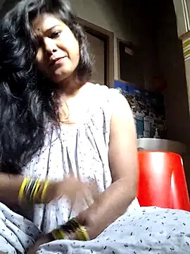 Snapshot of yoursweety09 chatting on March 11, 2025, 2:21 am yoursweety09 online show from March 11, 2025, 2:21 am