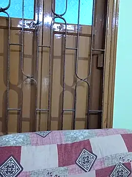 Snapshot of yoursweety09 chatting on September 24, 2025, 8:17 am yoursweety09 online show from September 24, 2025, 8:17 am