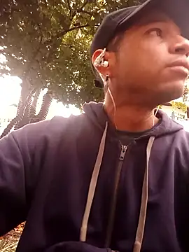 Snapshot of Skrillrx chatting on December 18, 2025, 10:16 pm Skrillrx online show from December 18, 2025, 10:16 pm