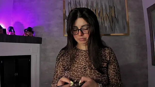 Snapshot of Vioolletta chatting on December 5, 2025, 7:21 pm Vioolletta online show from December 5, 2025, 7:21 pm