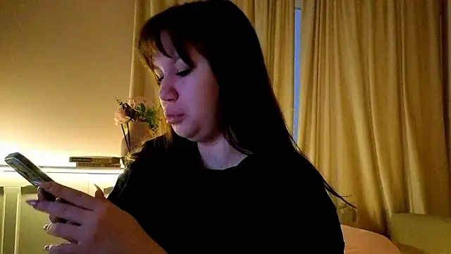 Snapshot of Alisia_Mars chatting on February 4, 2026, 5:24 am Alisia Mars online show from February 4, 2026, 5:24 am