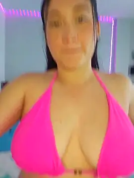 Snapshot of zhara-valencia chatting on May 6, 2026, 1:38 pm zhara-valencia online show from May 6, 2026, 1:38 pm