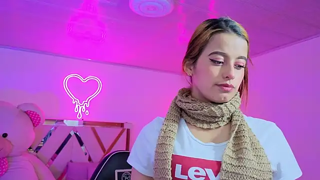 Snapshot of Laylafoxy_tay chatting on September 14, 2025, 3:05 am Laylafoxy tay online show from September 14, 2025, 3:05 am