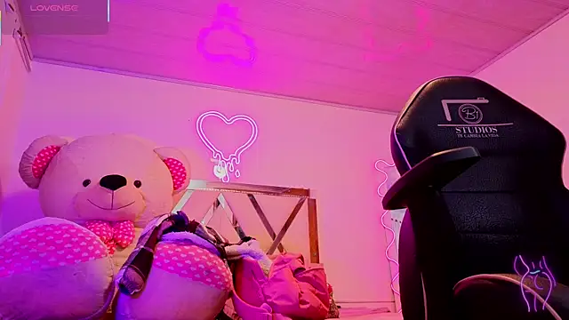 Snapshot of Laylafoxy_tay chatting on September 17, 2025, 3:08 am Laylafoxy tay online show from September 17, 2025, 3:08 am