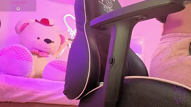 Snapshot of Laylafoxy_tay chatting on September 30, 2025, 3:22 am Laylafoxy tay online show from September 30, 2025, 3:22 am