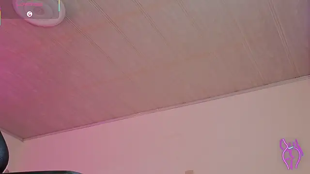 Snapshot of Laylafoxy_tay chatting on October 31, 2025, 3:18 am Laylafoxy tay online show from October 31, 2025, 3:18 am