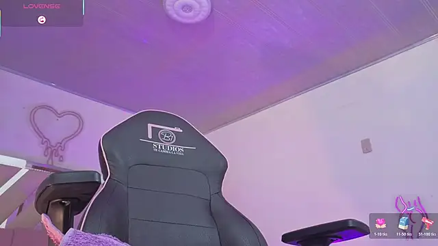 Snapshot of Laylafoxy_tay chatting on November 11, 2025, 3:28 am Laylafoxy tay online show from November 11, 2025, 3:28 am