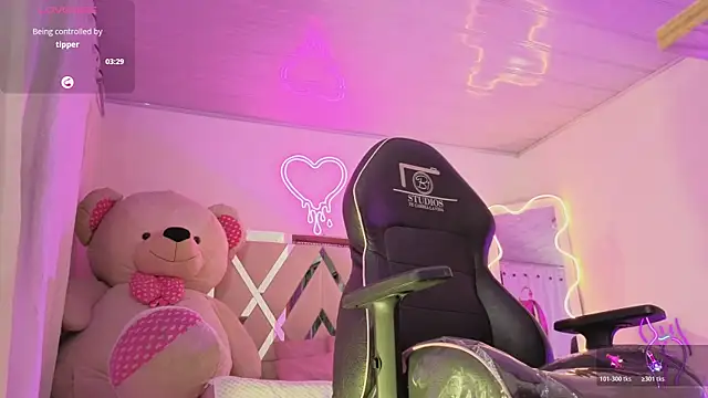 Snapshot of Laylafoxy_tay chatting on December 16, 2025, 3:11 am Laylafoxy tay online show from December 16, 2025, 3:11 am