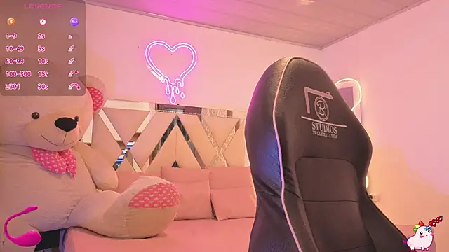 Snapshot of Laylafoxy_tay chatting on December 21, 2025, 3:02 am Laylafoxy tay online show from December 21, 2025, 3:02 am