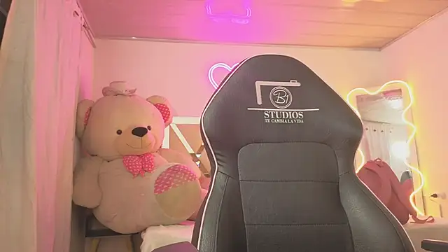 Snapshot of Laylafoxy_tay chatting on January 6, 2026, 3:10 am Laylafoxy tay online show from January 6, 2026, 3:10 am