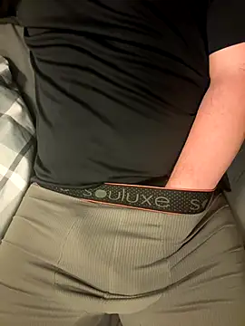 Snapshot of Dan8736 chatting on October 24, 2025, 7:32 pm Dan8736 online show from October 24, 2025, 7:32 pm