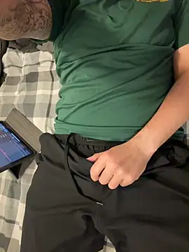 Snapshot of Dan8736 chatting on October 25, 2025, 10:45 am Dan8736 online show from October 25, 2025, 10:45 am