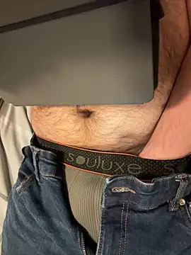 Snapshot of Dan8736 chatting on October 25, 2025, 10:48 pm Dan8736 online show from October 25, 2025, 10:48 pm