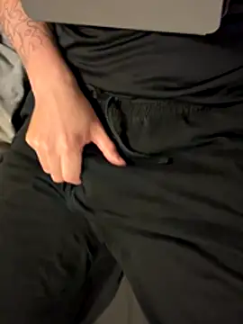 Snapshot of Dan8736 chatting on November 24, 2025, 7:13 pm Dan8736 online show from November 24, 2025, 7:13 pm