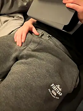 Snapshot of Dan8736 chatting on December 2, 2025, 8:15 pm Dan8736 online show from December 2, 2025, 8:15 pm