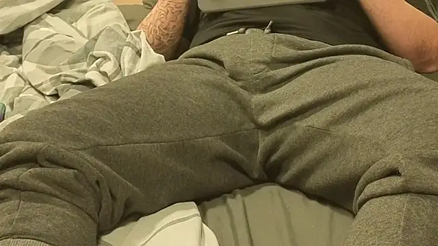 Snapshot of Dan8736 chatting on January 5, 2026, 8:45 pm Dan8736 online show from January 5, 2026, 8:45 pm