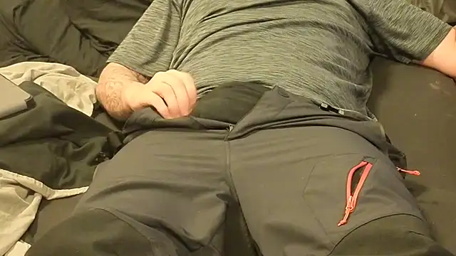 Snapshot of Dan8736 chatting on February 21, 2026, 10:33 pm Dan8736 online show from February 21, 2026, 10:33 pm