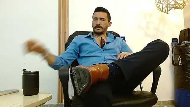 Reiko 85  online show from November 20, 2025, 3:01 pm