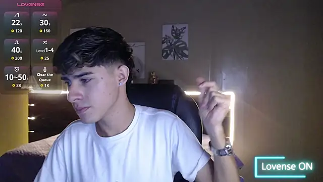 Dyla n18 online show from November 20, 2025, 8:08 pm