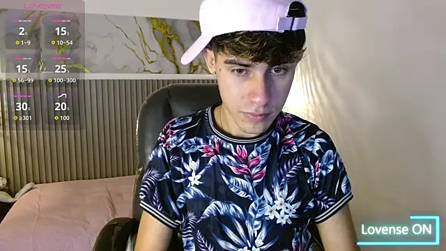 Dyla n18 online show from November 24, 2025, 7:46 pm