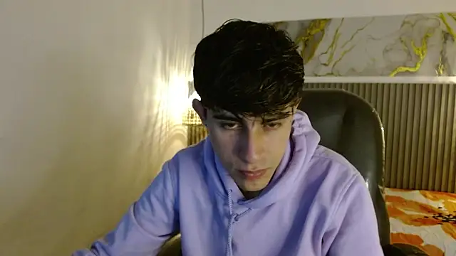 Dyla n18 online show from December 14, 2025, 6:34 pm