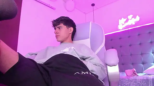 Dyla n18 online show from January 8, 2026, 8:00 pm