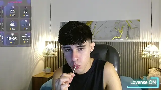 Snapshot of Dyla_n18 chatting on February 6, 2026, 8:12 pm Dyla n18 online show from February 6, 2026, 8:12 pm