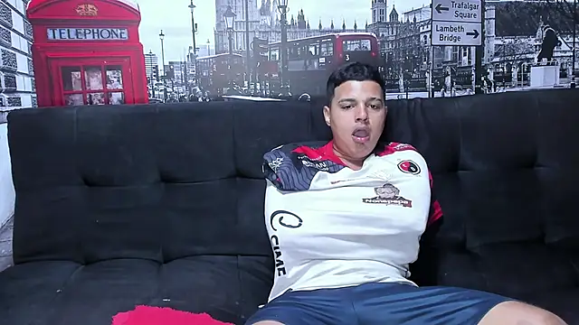 threesome sexy hot online show from January 3, 2025, 1:14 pm