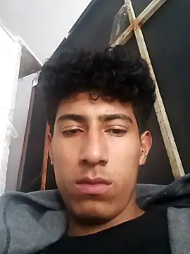 Snapshot of alexander32r chatting on November 26, 2025, 9:05 pm alexander32r online show from November 26, 2025, 9:05 pm