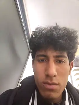 Snapshot of alexander32r chatting on December 17, 2025, 4:02 pm alexander32r online show from December 17, 2025, 4:02 pm