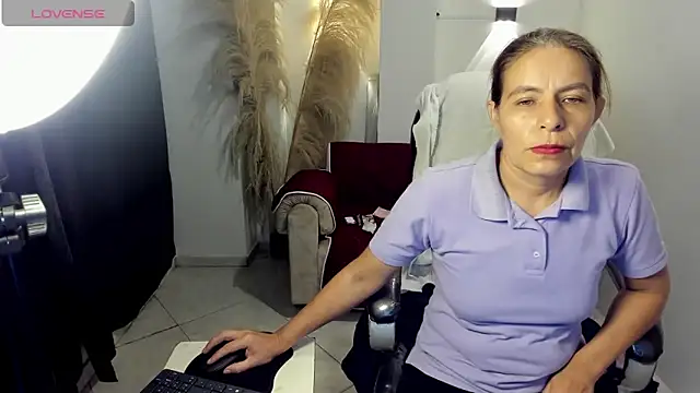 Milf karlye online show from April 25, 2026, 2:14 am