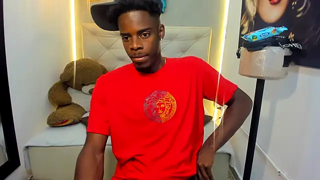 Snapshot of royce_ebony chatting on February 3, 2026, 2:53 am royce ebony online show from February 3, 2026, 2:53 am