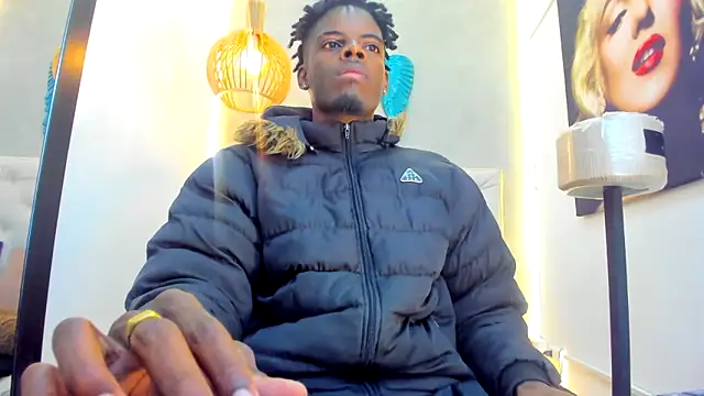 Snapshot of royce_ebony chatting on February 19, 2026, 2:40 am royce ebony online show from February 19, 2026, 2:40 am