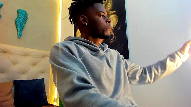 Snapshot of royce_ebony chatting on February 25, 2026, 2:21 am royce ebony online show from February 25, 2026, 2:21 am