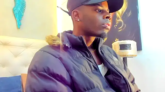 Snapshot of royce_ebony chatting on February 26, 2026, 2:43 am royce ebony online show from February 26, 2026, 2:43 am