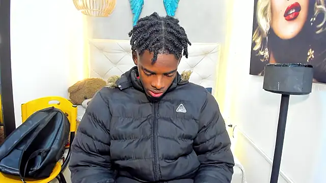 Snapshot of royce_ebony chatting on March 11, 2026, 3:01 am royce ebony online show from March 11, 2026, 3:01 am