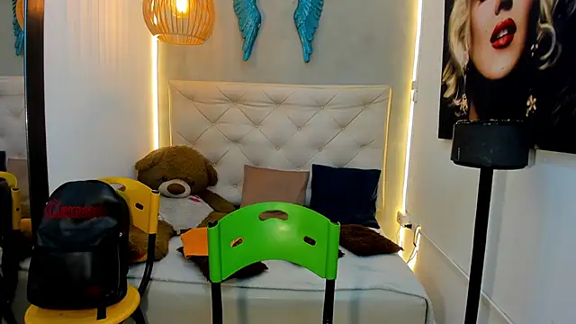 Snapshot of royce_ebony chatting on March 13, 2026, 3:02 am royce ebony online show from March 13, 2026, 3:02 am